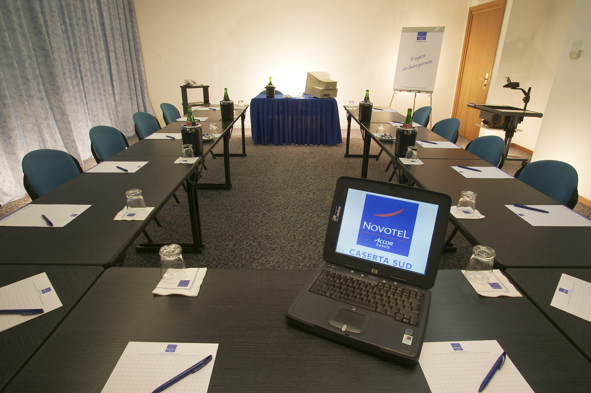 Novotel Caserta Sud Luaran gambar